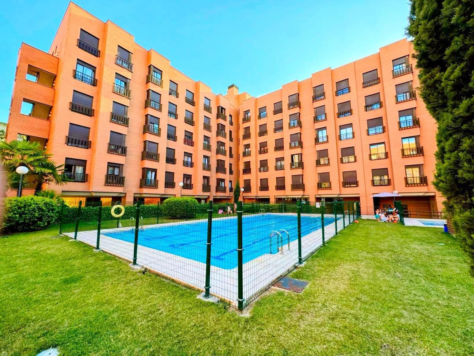 Airport Madrid Plenilunio Suites Green By Bebalmy Exterior photo
