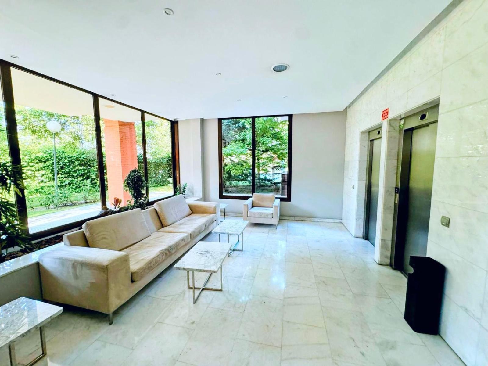 Airport Madrid Plenilunio Suites Green By Bebalmy Exterior photo